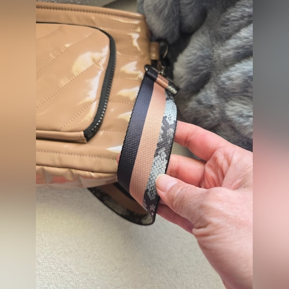 Think Royln, Bank Street XL Crossbody, Nude Patent - Picture 5 of 9